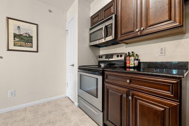 Building Photo - 6000-3 Shepherd Mountain Cove