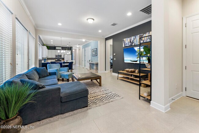 Building Photo - 39 Woodmere Ln