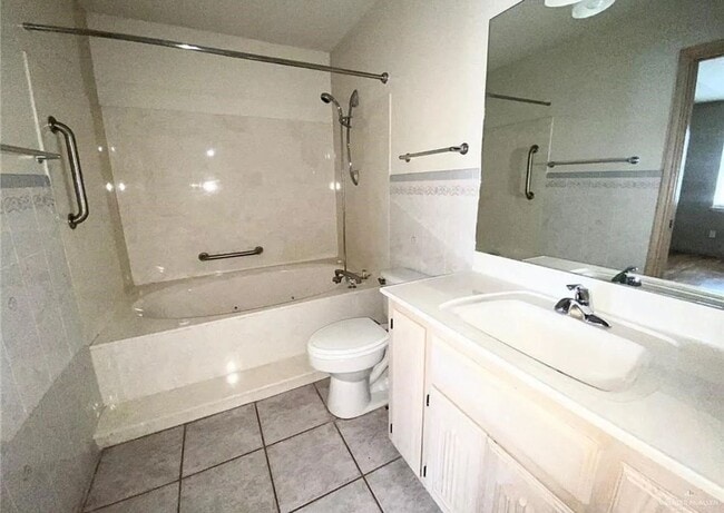 Building Photo - 610 Lake View Dr
