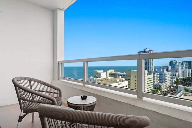 Building Photo - 4401 Collins Ave