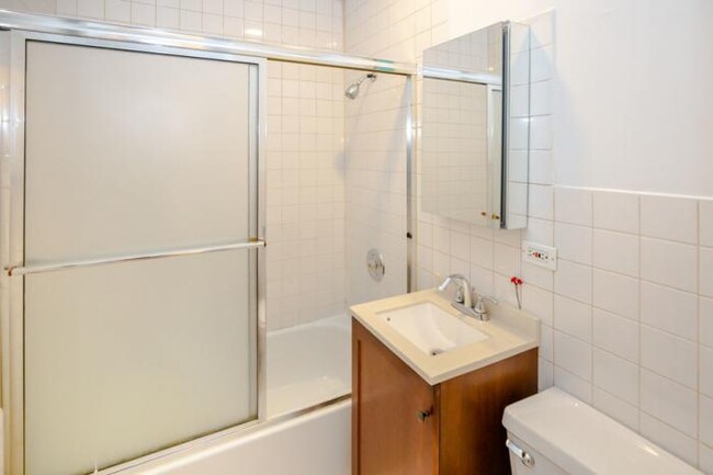 Building Photo - 0 bedroom in Chicago IL 60622