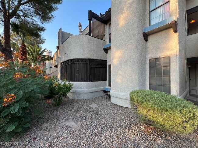 Building Photo - 5070 Jeffreys St