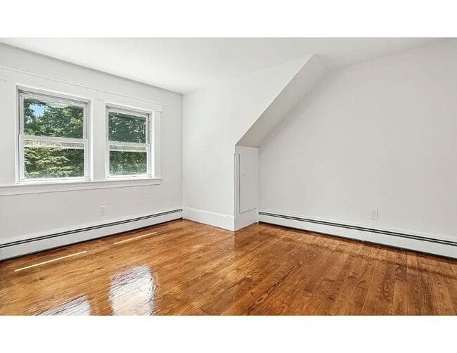 Building Photo - newly renovated 4 bdr farm house