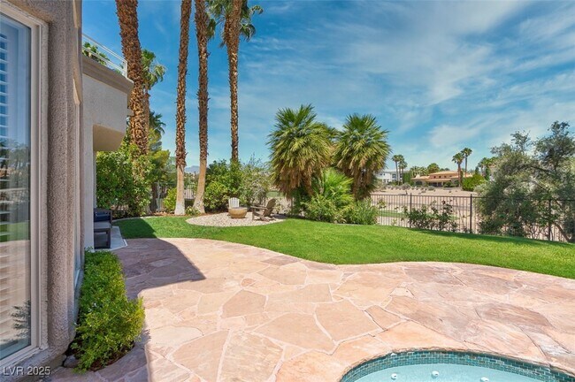 Building Photo - 8848 Rainbow Ridge Dr