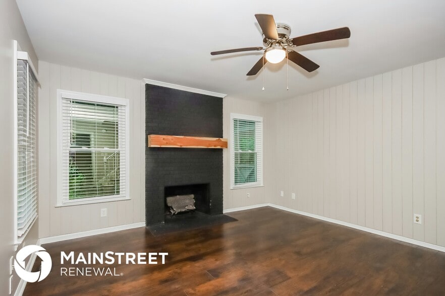 Building Photo - 919 Briarcliff Rd