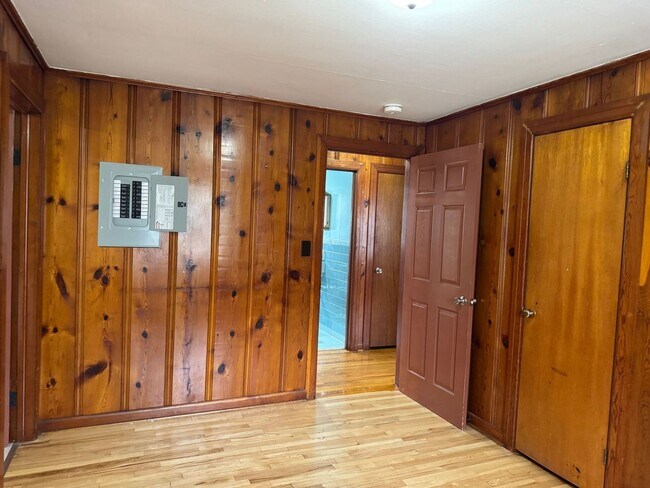 Building Photo - 1511 Madison St