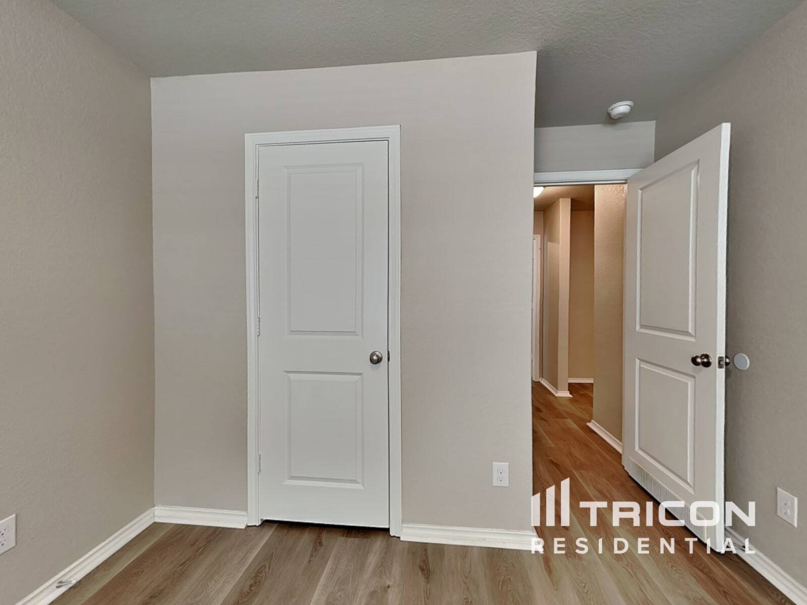 Building Photo - 9802 Marbach Brk