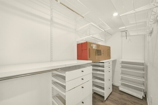 Building Photo - 12111 Whittington Dr