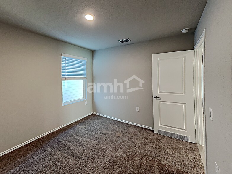 Building Photo - 4418 Meadowland Pl