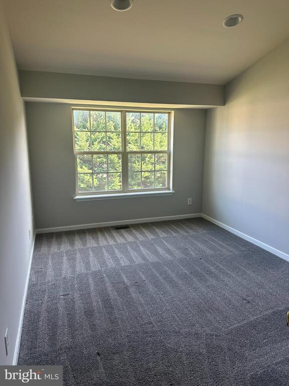 Building Photo - 250 Meriweather Dr