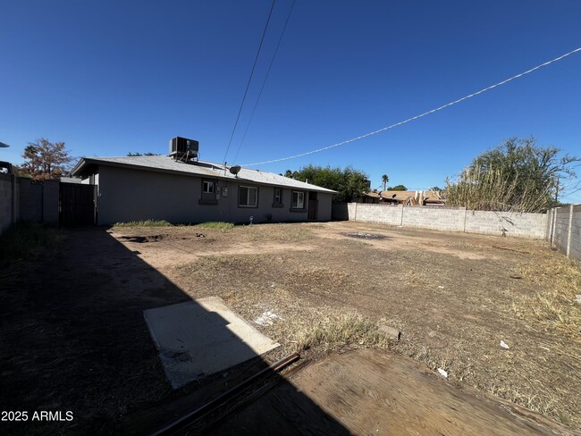 Building Photo - 3336 W Turney Ave