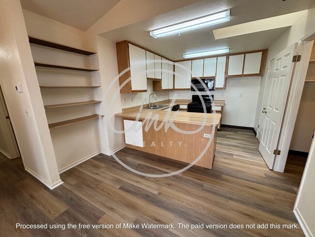 Building Photo - AL1294-1294 Alicia Cir Unit 1 &amp; 2