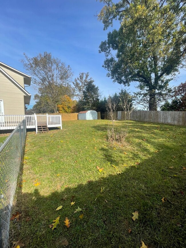 Building Photo - Quaint 4 Bedroom house