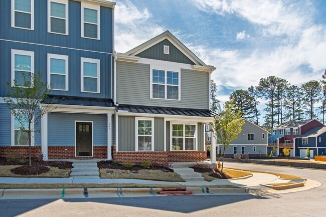 Building Photo - Charming Craftsman-Style 3-Bedroom Townhome in Garner!