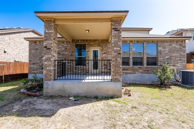 Building Photo - 868 Water Hyacinth Loop