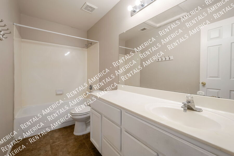 Building Photo - 7744 E Dallas St