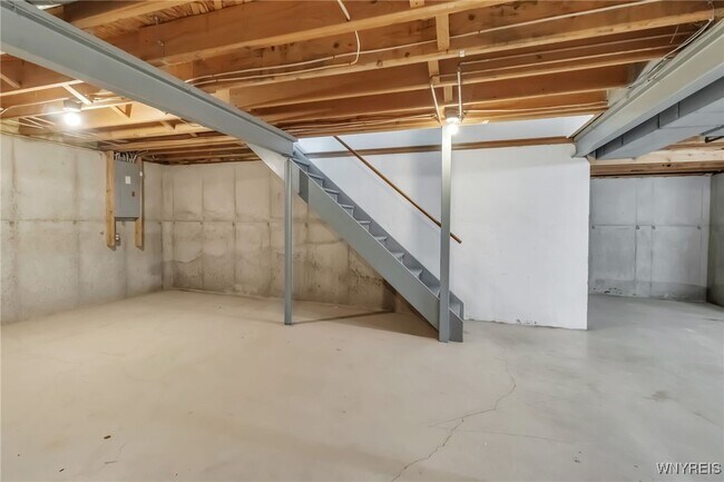 Building Photo - 16 Hubbardston Pl
