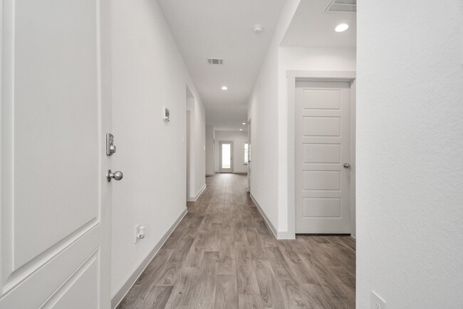 Building Photo - 7803 Golden Rubia Ln