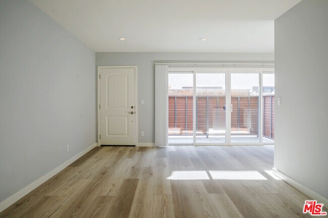 Building Photo - 1116 San Rafael Ave