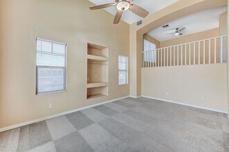 Building Photo - Large Green Valley Townhome