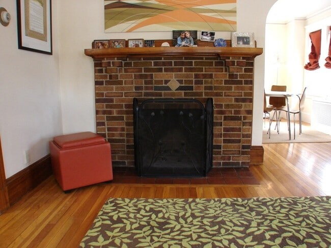 Building Photo - 128 Brooks Ave