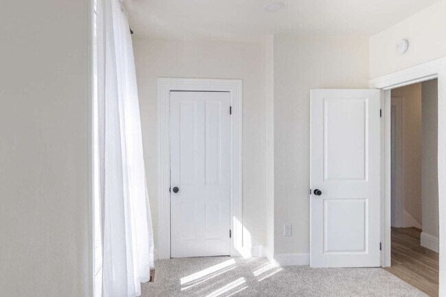 Building Photo - "COMING SOON" Stunning Remodeled Patio Hom...