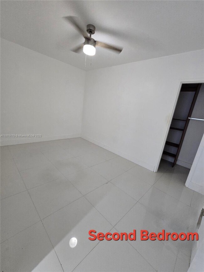 Building Photo - 5825 Collins Ave