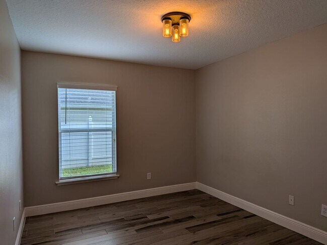 Building Photo - 5/3 Single Family Home at East Lake Cove i...
