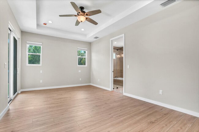 Building Photo - 9420 165th Pl N