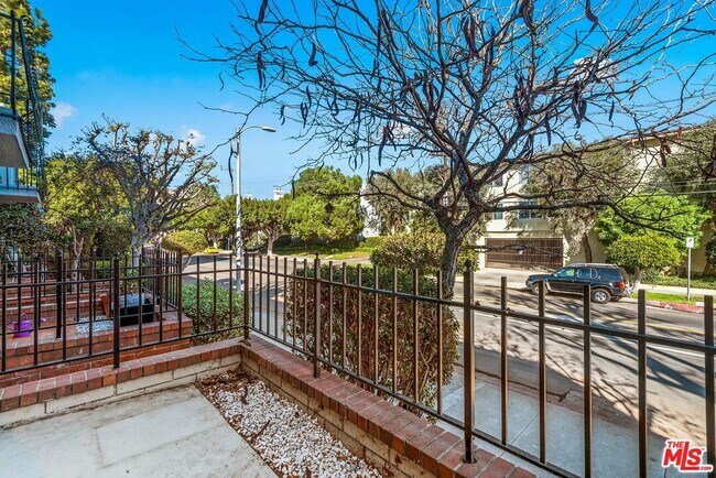 Building Photo - 8105 Redlands St