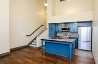 Building Photo - C Street Loft Available Early April!