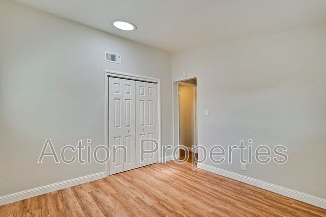 Building Photo - 1125 Burgoyne St