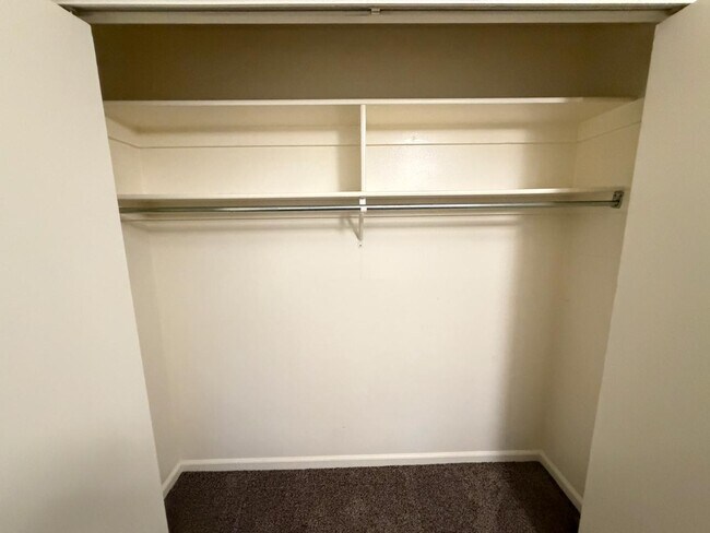 Building Photo - 136 E 400 N