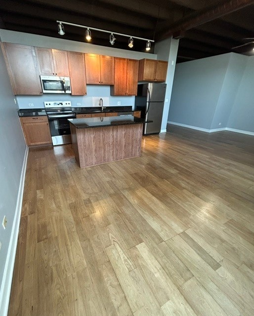 Building Photo - 4131 W Belmont Ave
