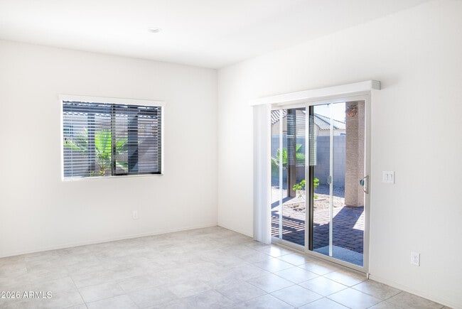 Building Photo - 43633 Yucca Ln