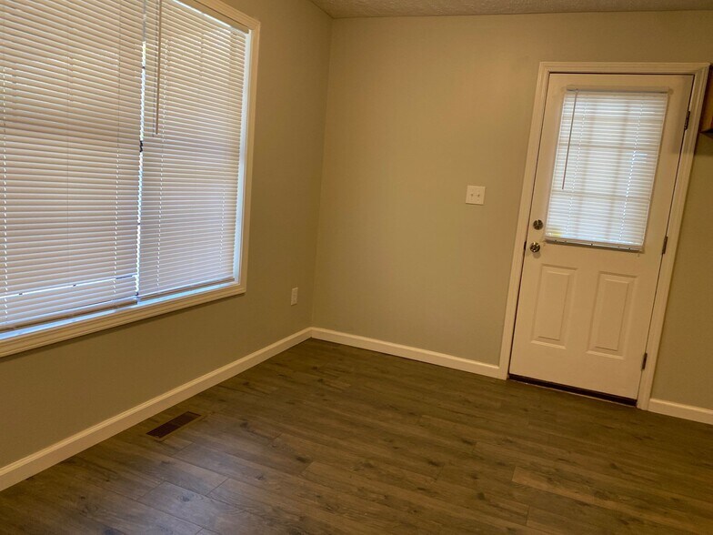 Building Photo - 231 McGee Loop