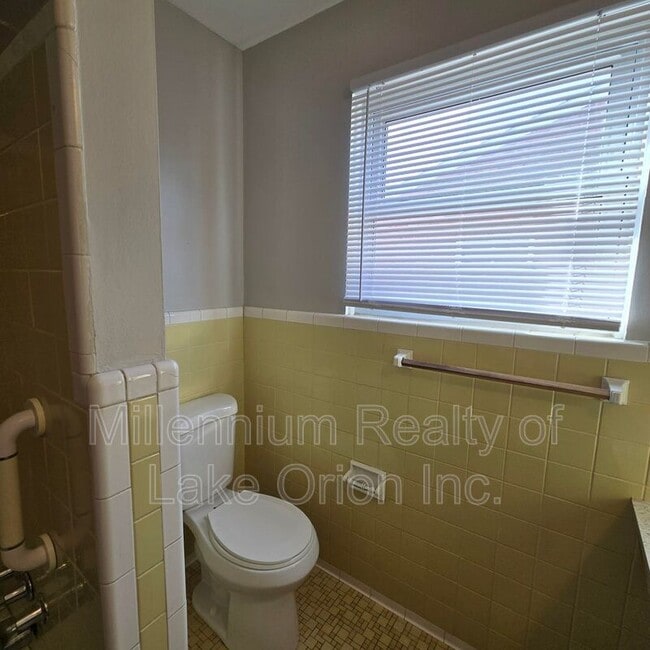 Building Photo - 11539 Hanford Dr