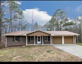 Building Photo - 214 Marty Ln