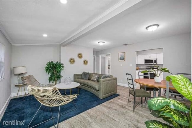 Building Photo - 2 br, 2 bath House - 6416 S Adelia Ave
