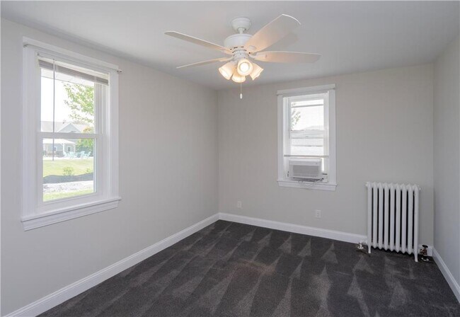 Building Photo - 40 Draper Ave