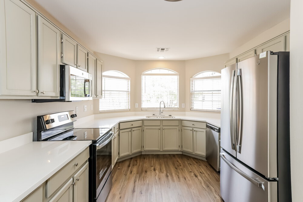 Building Photo - 2044 S Avoca Cir