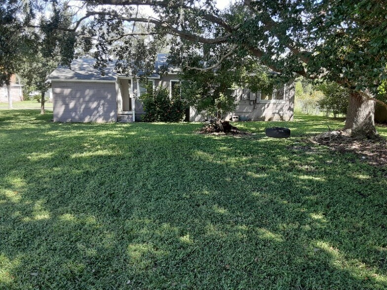 Building Photo - 322 W Newell St