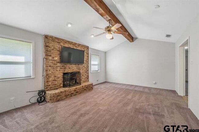 Building Photo - 14885 Willowwood Dr