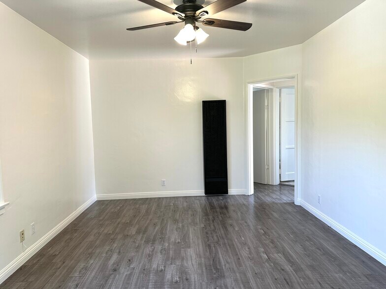 Living Room - 4353 Verdugo Rd