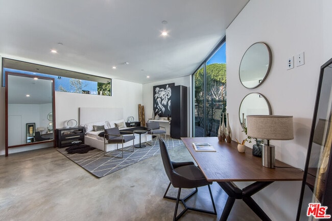 Building Photo - 855 Hilldale Ave