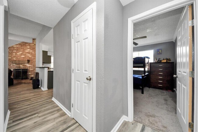 Building Photo - 11031 Kirkmead Dr