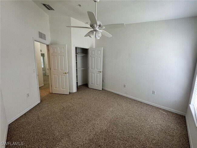 Building Photo - 860 Hampton Cir