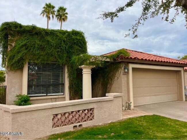 Building Photo - 6747 N 78th Pl