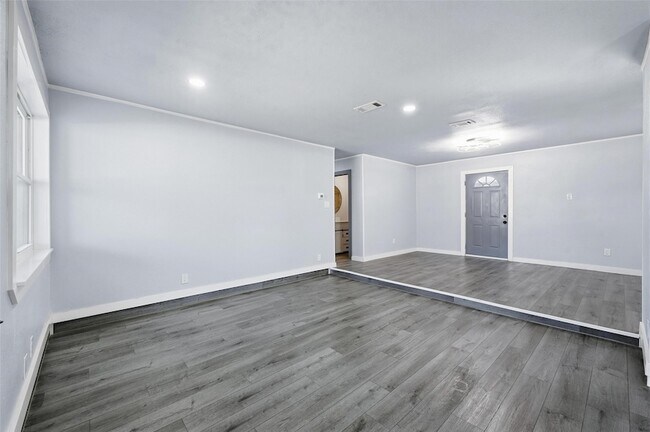 Building Photo - 3922 Rainier St
