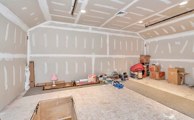 Building Photo - 118 Bancroft Mills Rd